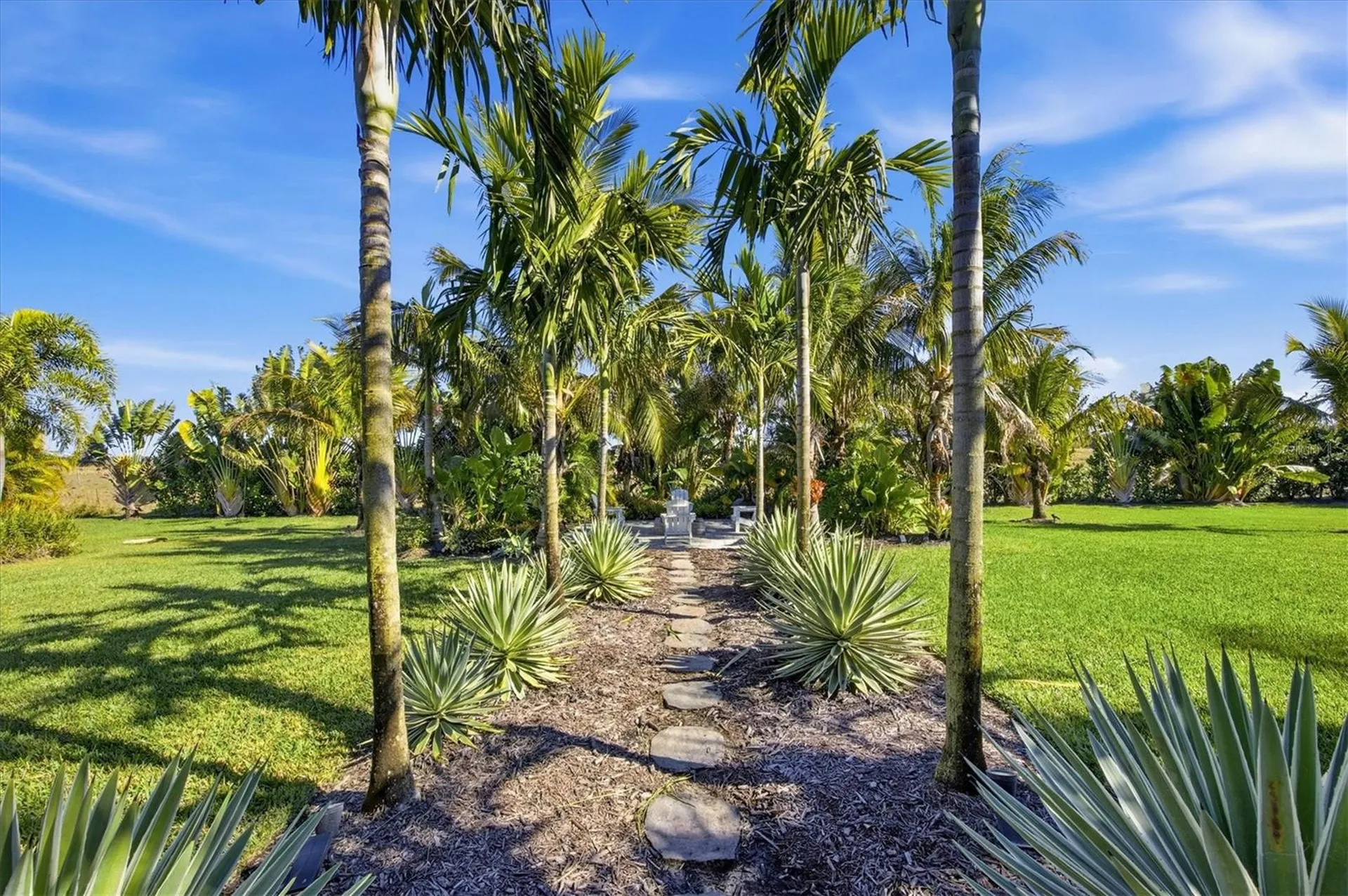 3467 Compound Court Sarasota FL 34240