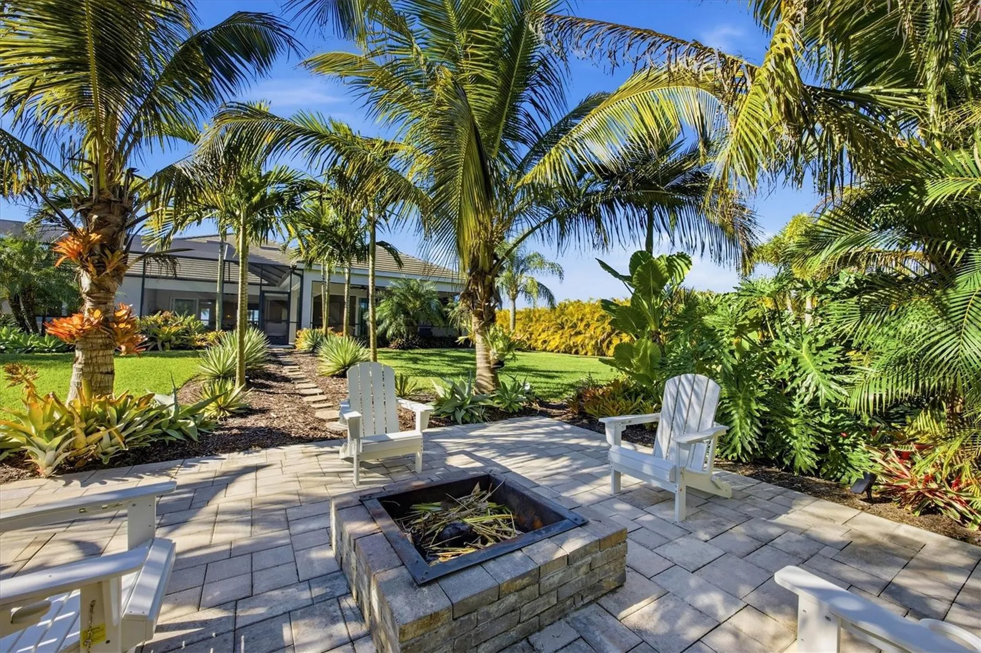 3467 Compound Court Sarasota FL 34240