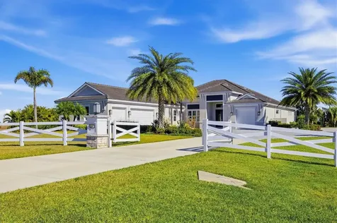 3467 Compound Court Sarasota FL 34240