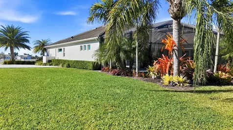 3467 Compound Court Sarasota FL 34240
