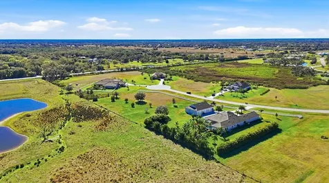 3467 Compound Court Sarasota FL 34240