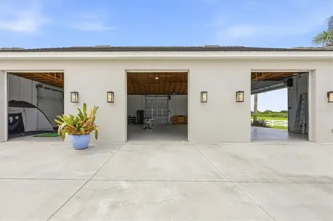 3467 Compound Court Sarasota FL 34240