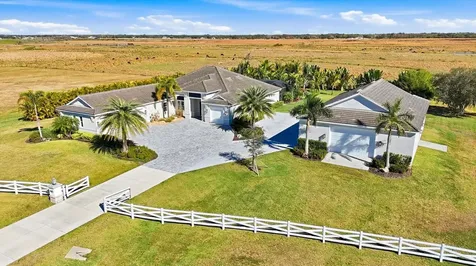 3467 Compound Court Sarasota FL 34240
