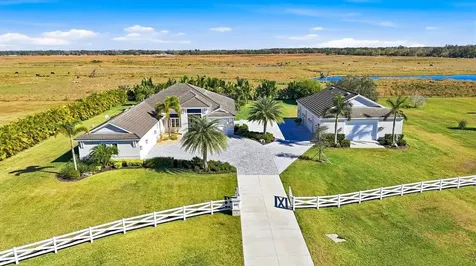 3467 Compound Court Sarasota FL 34240