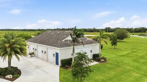 3467 Compound Court Sarasota FL 34240