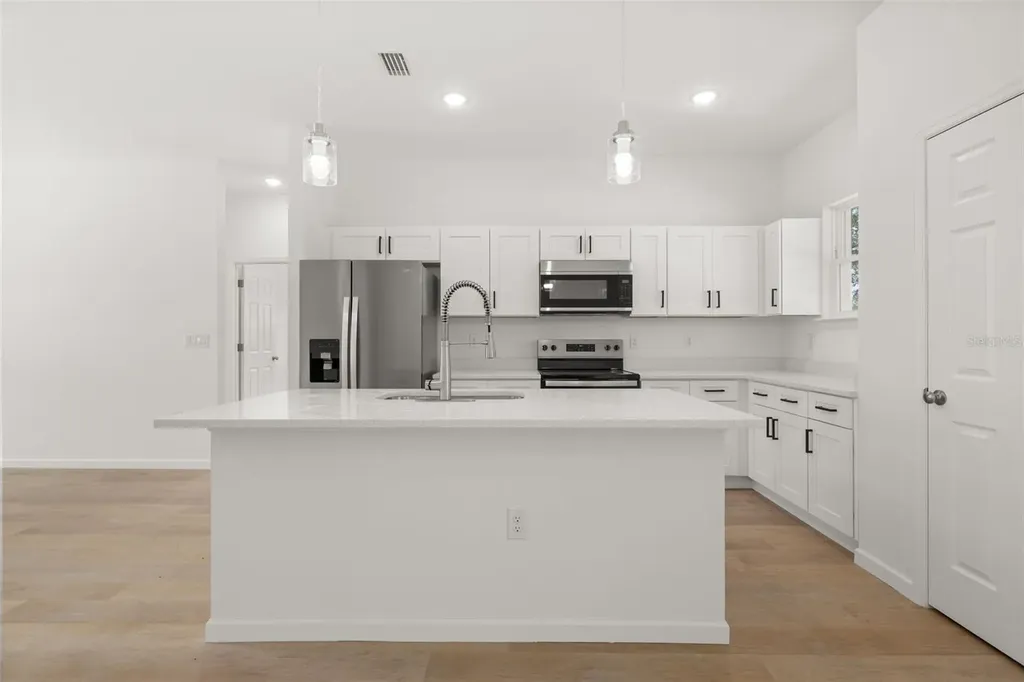 8100 N Hillview Circle Dunnellon FL 34434