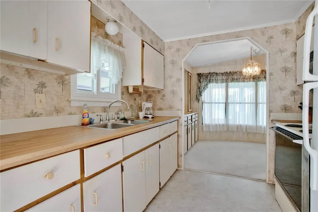 6443 Hollyberry Lane NE Winter Haven FL 33881