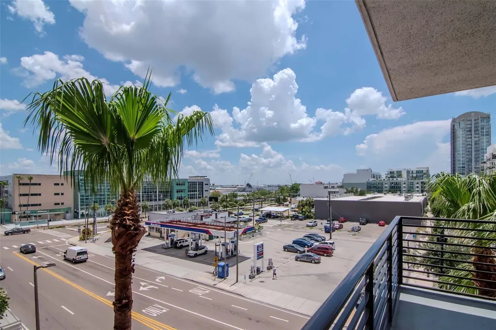 1208 E Kennedy Boulevard Tampa FL 33602