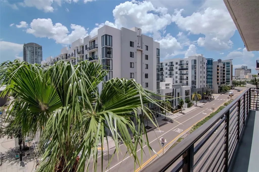 1208 E Kennedy Boulevard Tampa FL 33602