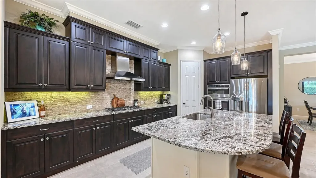 8215 Larkspur Circle Sarasota FL 34241