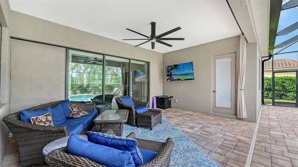 8215 Larkspur Circle Sarasota FL 34241