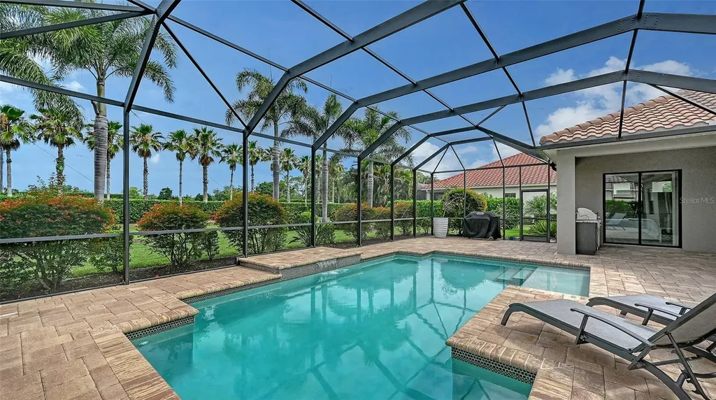 8215 Larkspur Circle Sarasota FL 34241