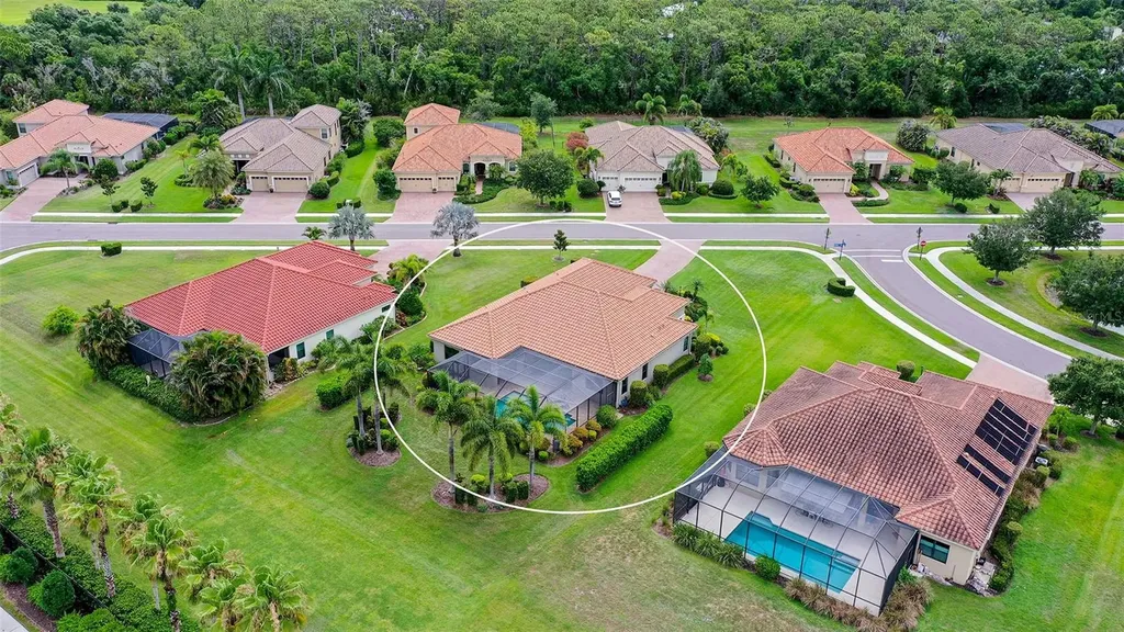 8215 Larkspur Circle Sarasota FL 34241