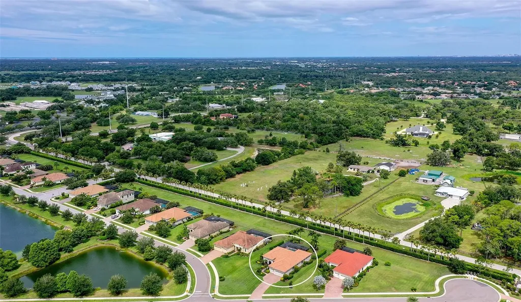 8215 Larkspur Circle Sarasota FL 34241