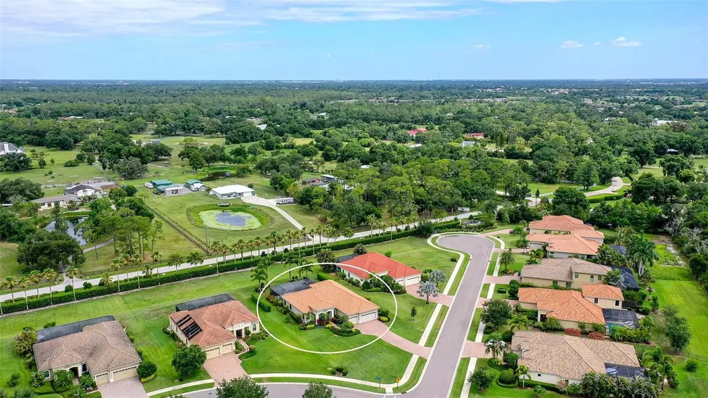 8215 Larkspur Circle Sarasota FL 34241