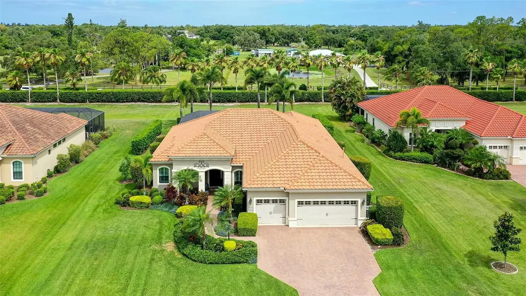 8215 Larkspur Circle Sarasota FL 34241