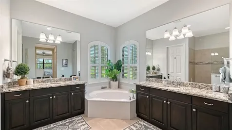 8215 Larkspur Circle Sarasota FL 34241