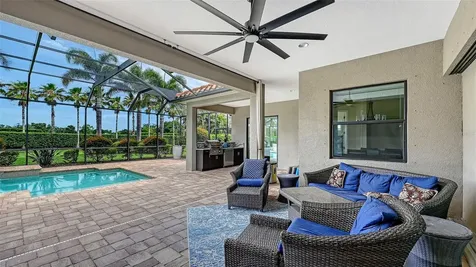 8215 Larkspur Circle Sarasota FL 34241