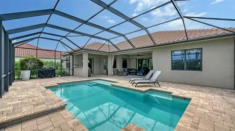 8215 Larkspur Circle Sarasota FL 34241