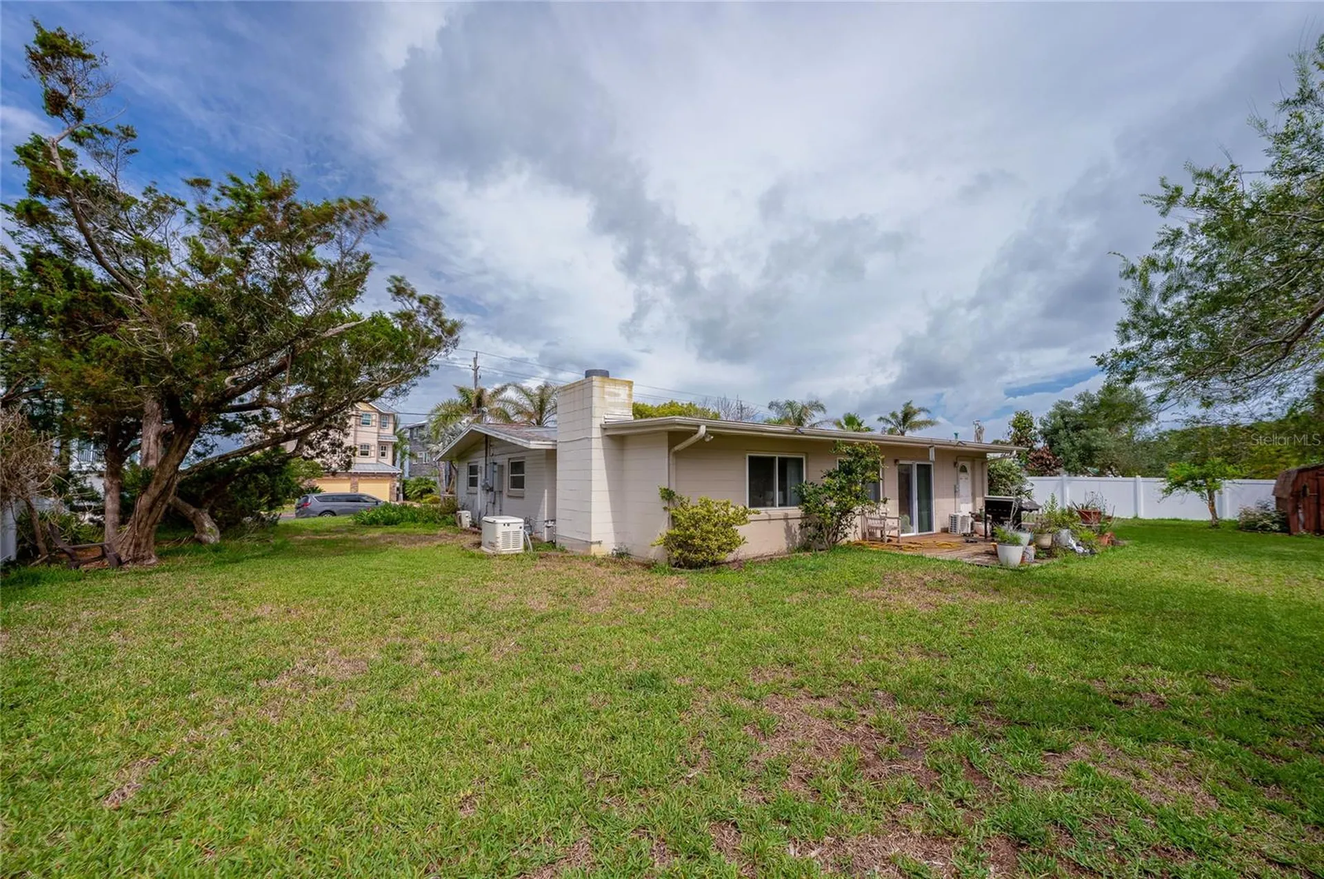 1211 N Peninsula Avenue New Smyrna Beach FL 32169