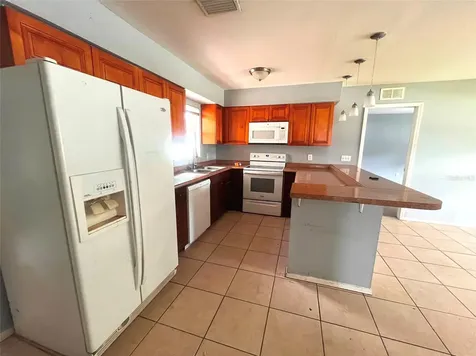 731 Lakeside Drive Largo FL 33778