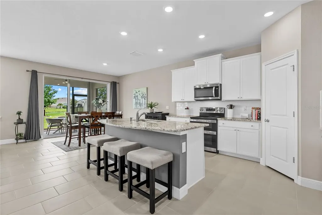 17727 Cantarina Cove Bradenton FL 34211
