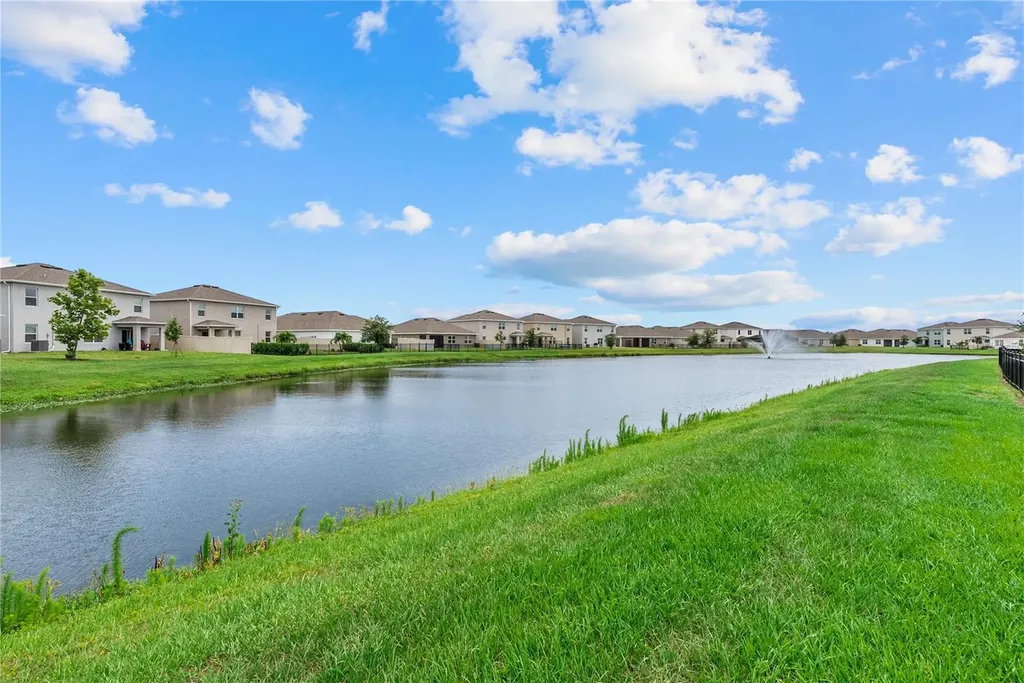 17727 Cantarina Cove Bradenton FL 34211