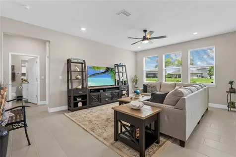 17727 Cantarina Cove Bradenton FL 34211