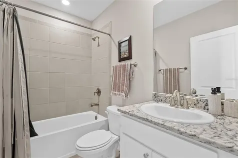 17727 Cantarina Cove Bradenton FL 34211