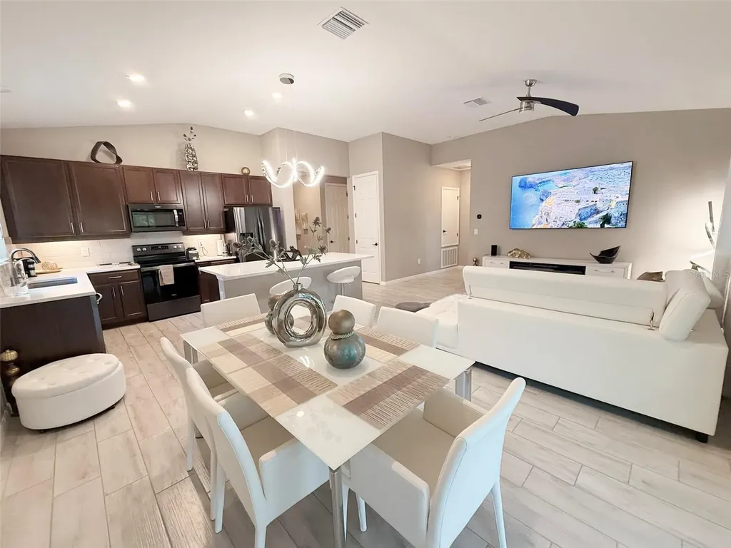 12055 Forest Manor Lane Seffner FL 33584
