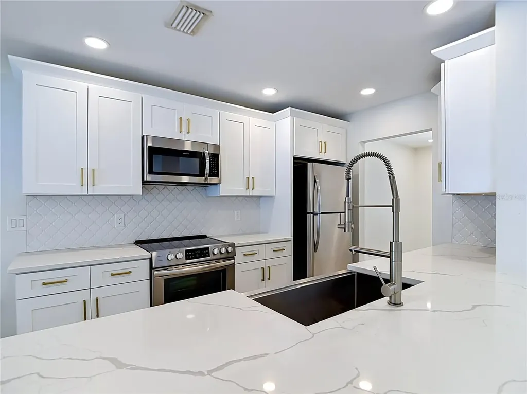 4321 Foxglen Lane Tampa FL 33624