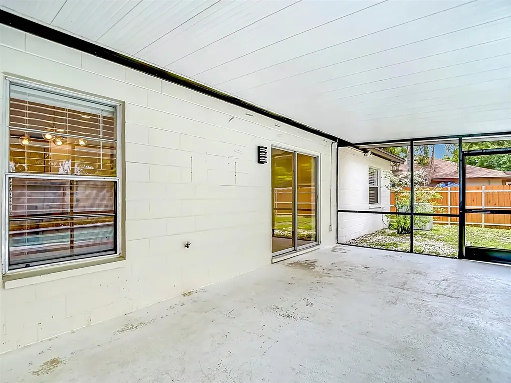 4321 Foxglen Lane Tampa FL 33624