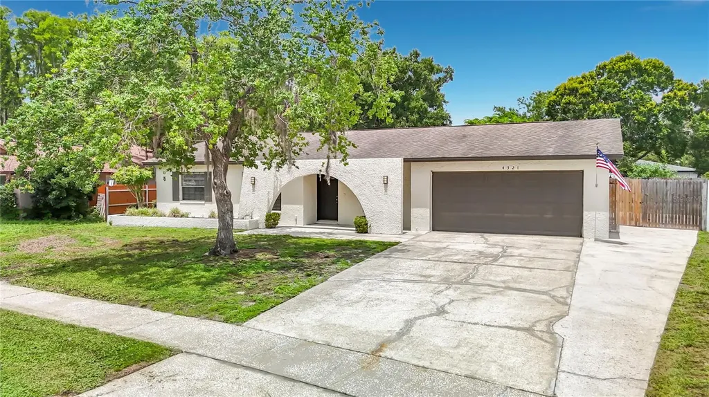 4321 Foxglen Lane Tampa FL 33624