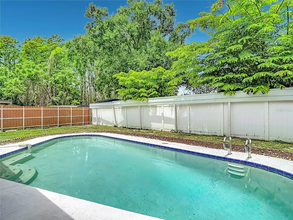 4321 Foxglen Lane Tampa FL 33624