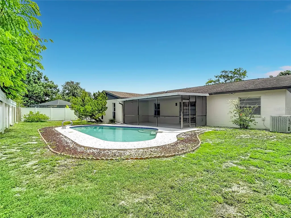 4321 Foxglen Lane Tampa FL 33624