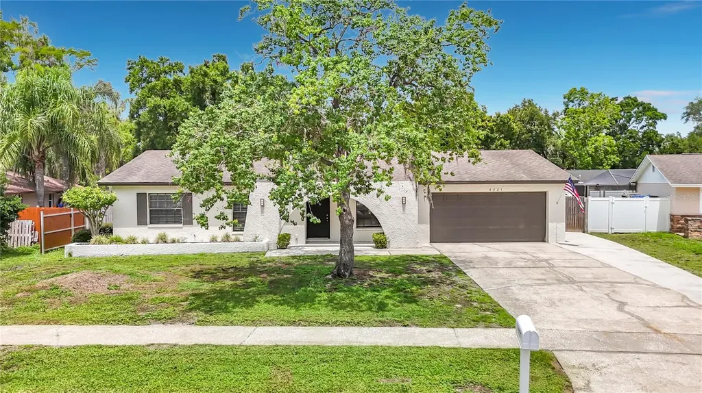 4321 Foxglen Lane Tampa FL 33624