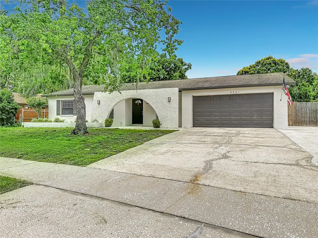 4321 Foxglen Lane Tampa FL 33624