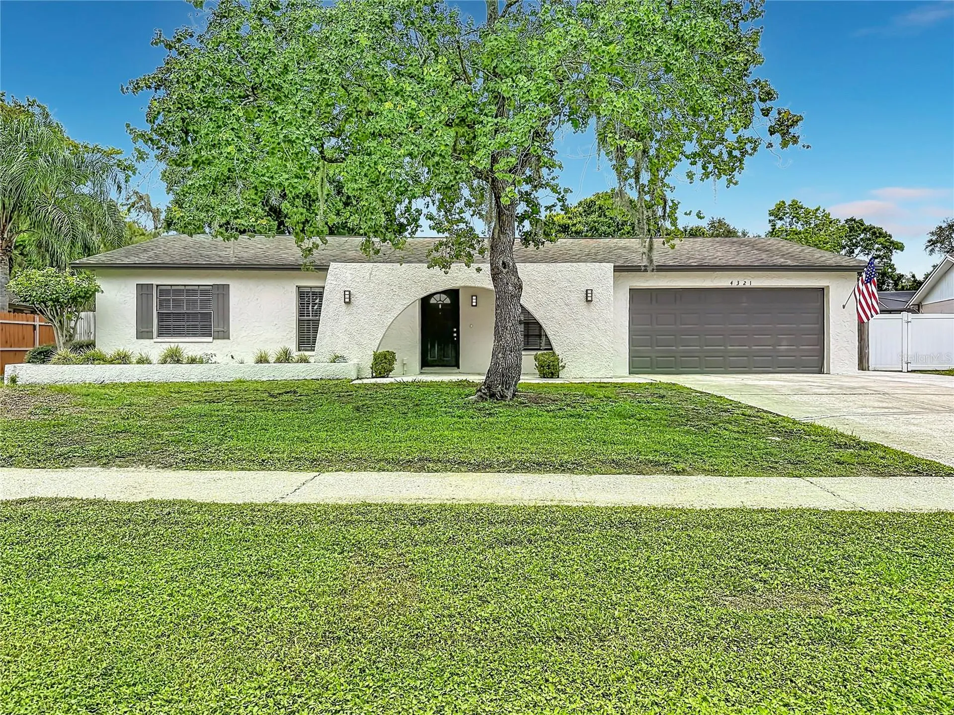 4321 Foxglen Lane Tampa FL 33624