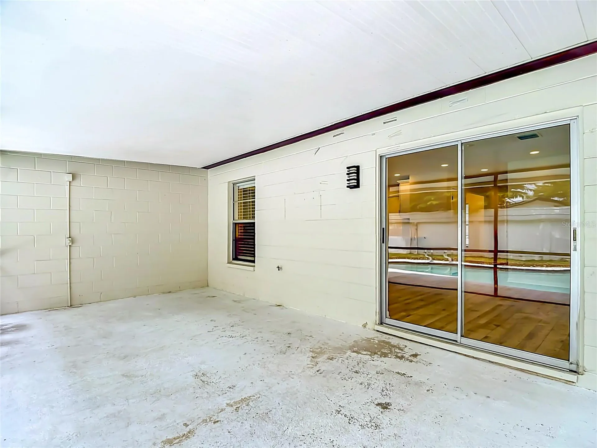 4321 Foxglen Lane Tampa FL 33624