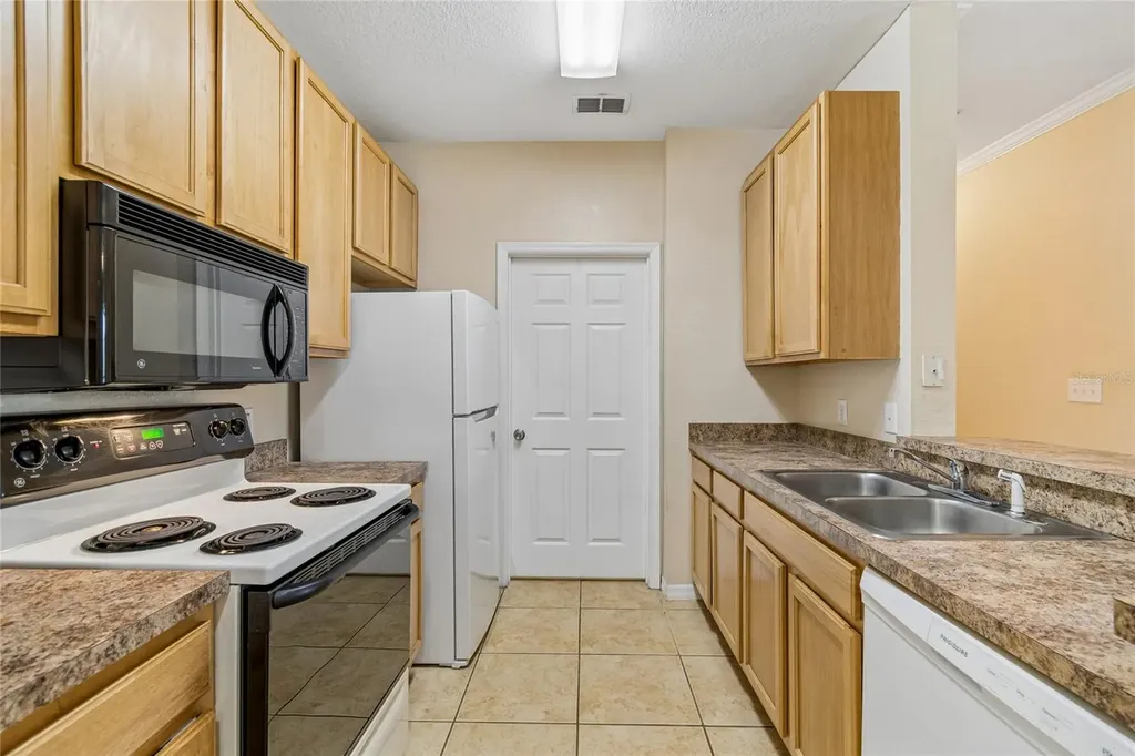 10203 Courtney Palms Boulevard Tampa FL 33619