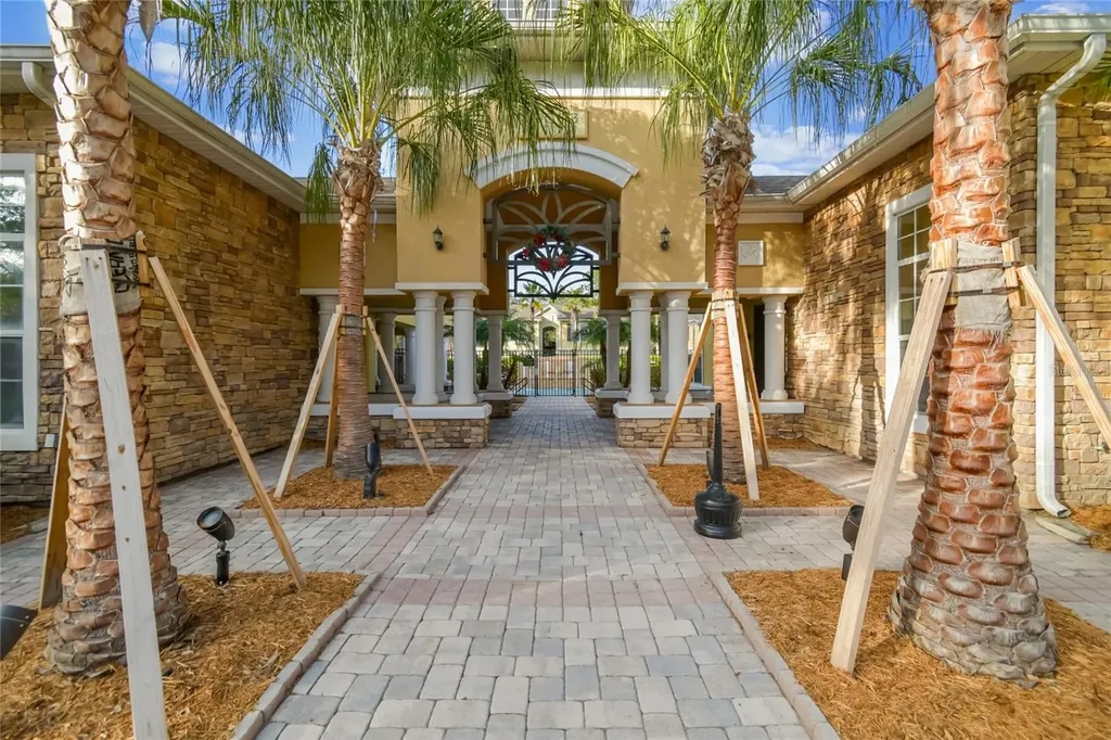 10203 Courtney Palms Boulevard Tampa FL 33619