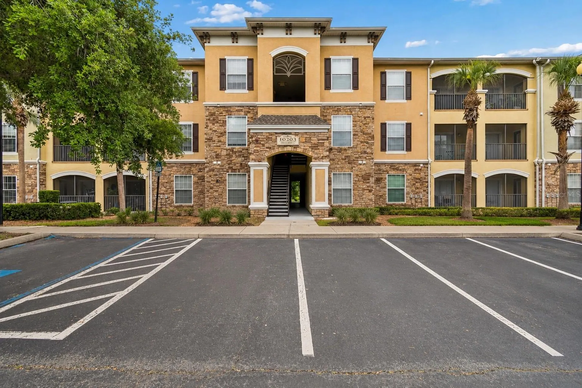 10203 Courtney Palms Boulevard Tampa FL 33619
