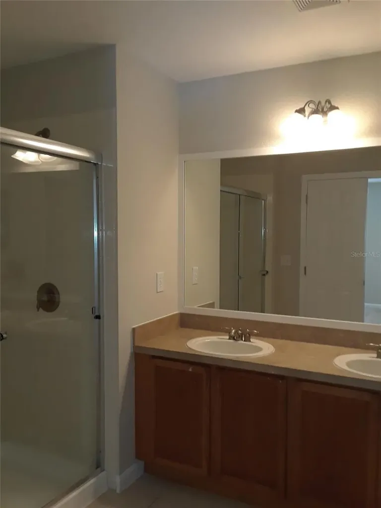 2533 Old Kent Circle Kissimmee FL 34758