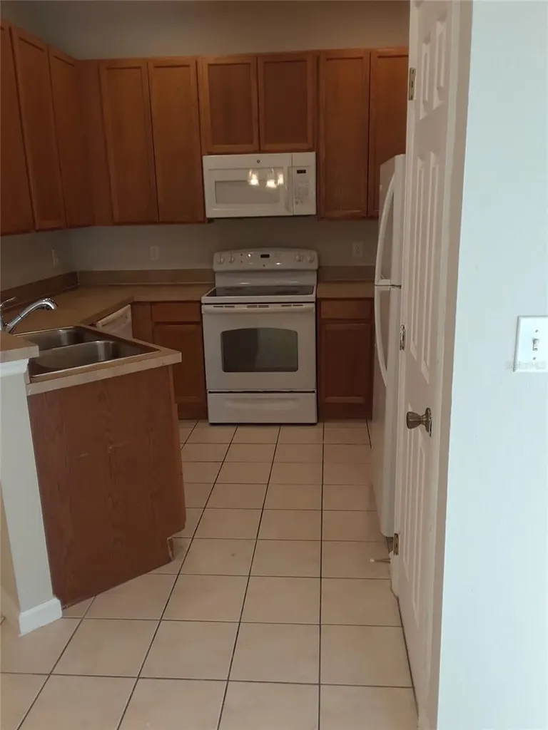 2533 Old Kent Circle Kissimmee FL 34758
