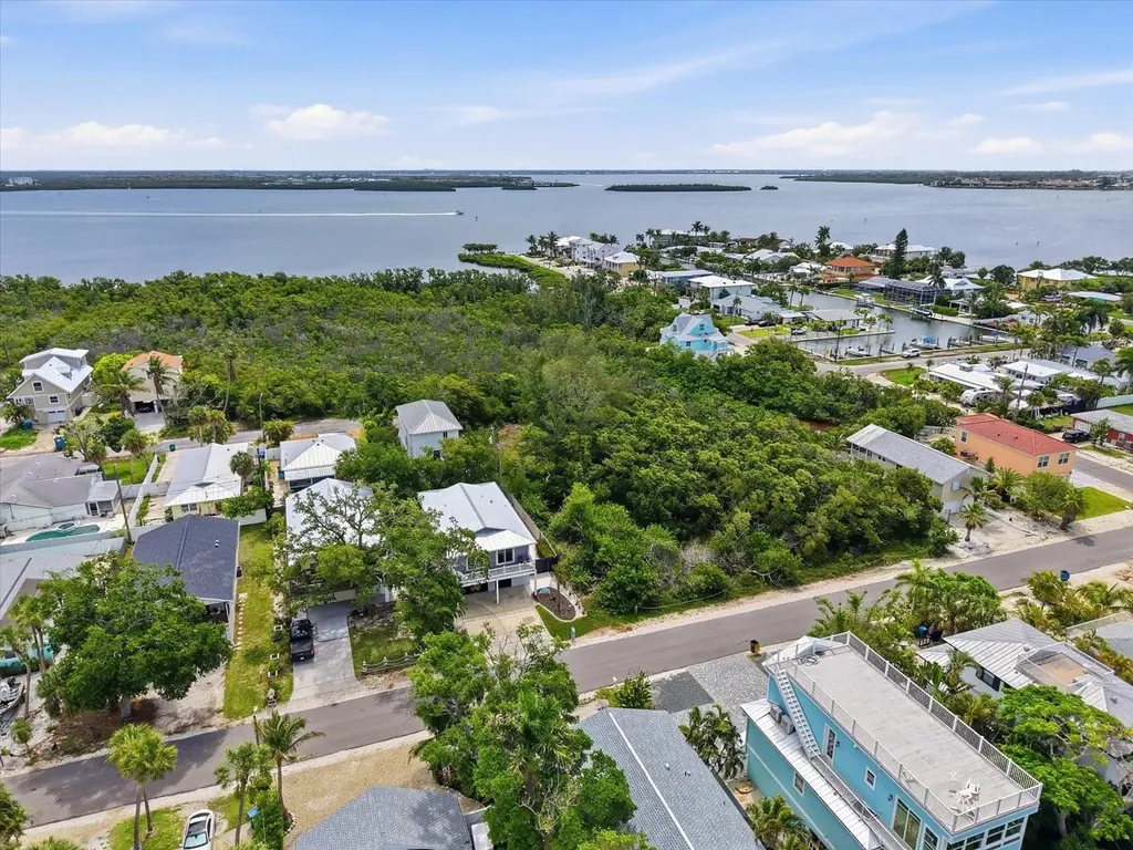 2811 Avenue C Bradenton Beach FL 34217
