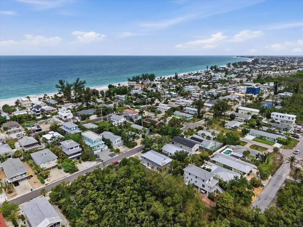 2811 Avenue C Bradenton Beach FL 34217