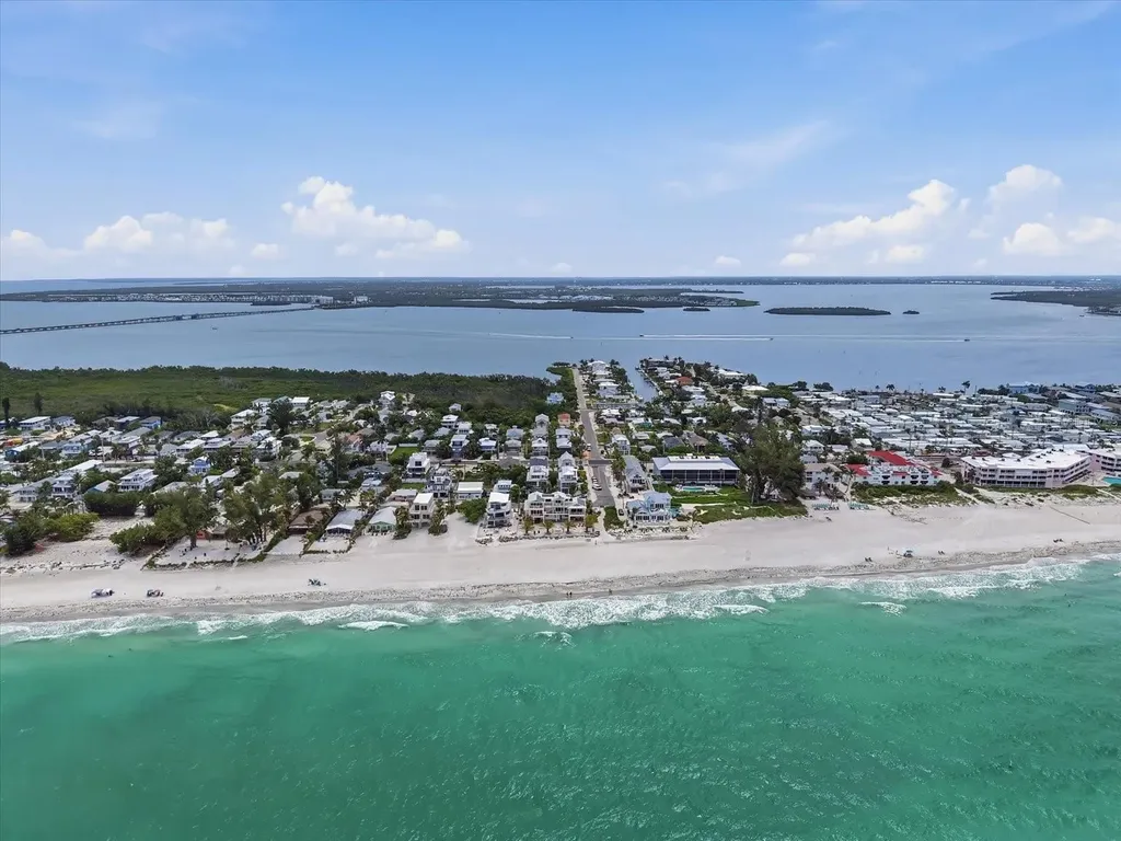 2811 Avenue C Bradenton Beach FL 34217