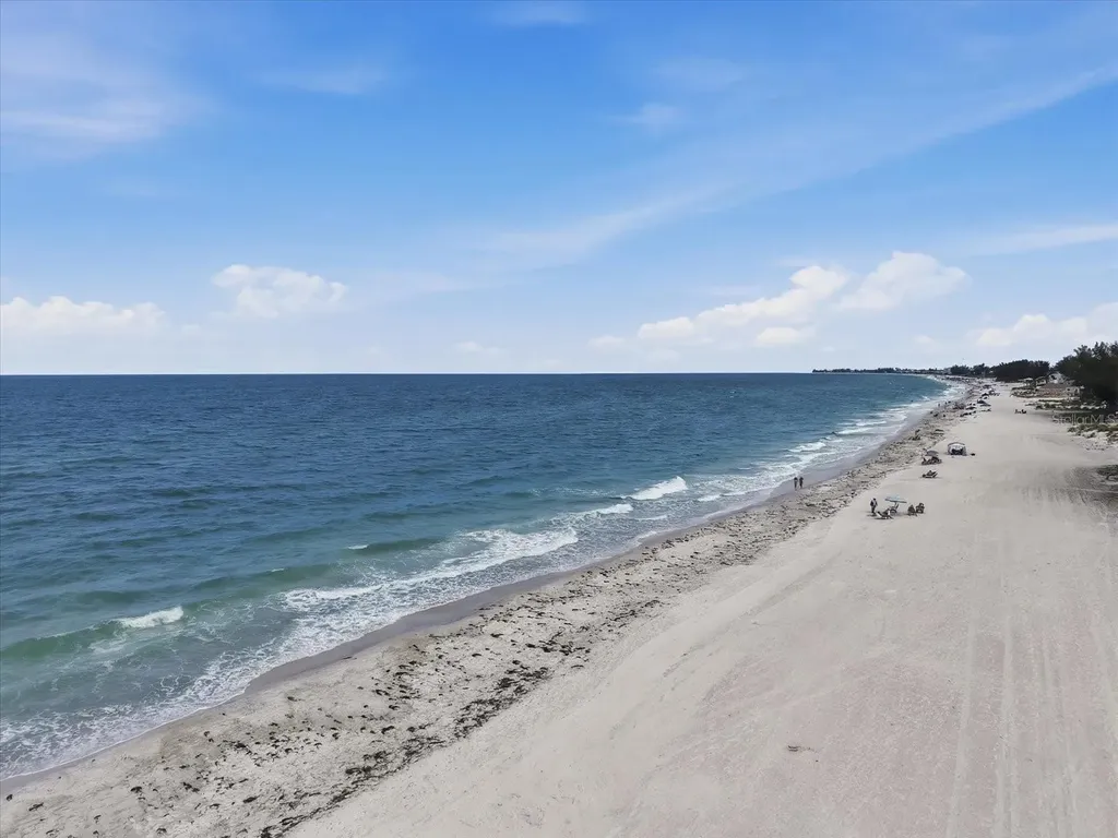 2811 Avenue C Bradenton Beach FL 34217