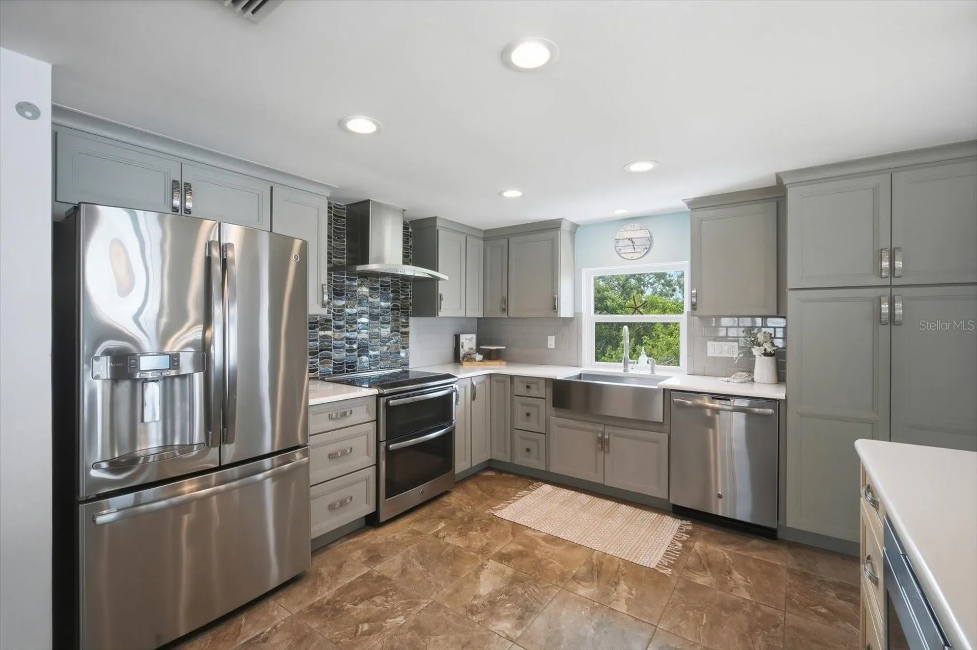 2811 Avenue C Bradenton Beach FL 34217