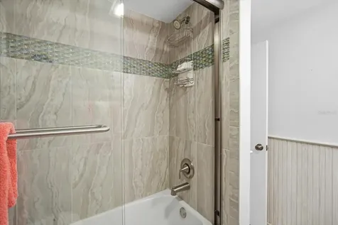 2811 Avenue C Holmes Beach FL 34217